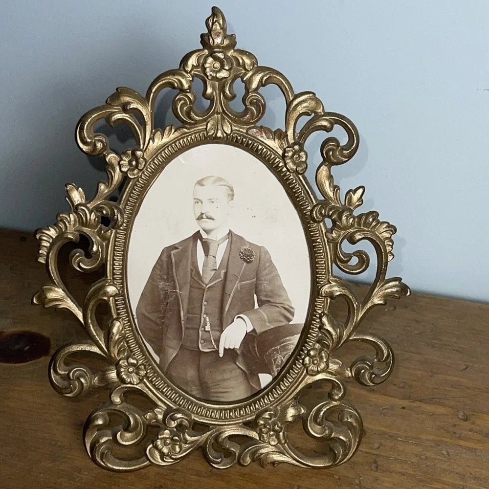 Antique Portrait Cameo Gold Brass Easel Photo Picture Frame Victorian Man‎